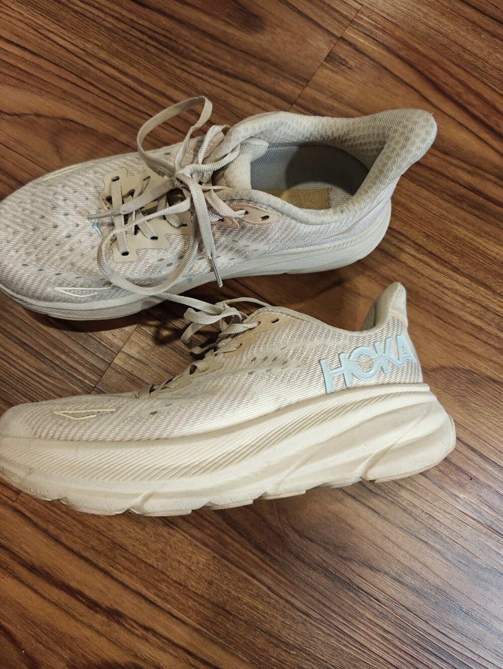 HOKA Clifton 9 running shoes
